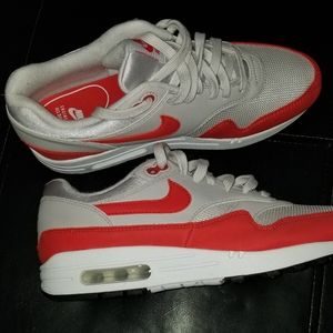 Nike Air max 1 size 9.5 Habanero Red